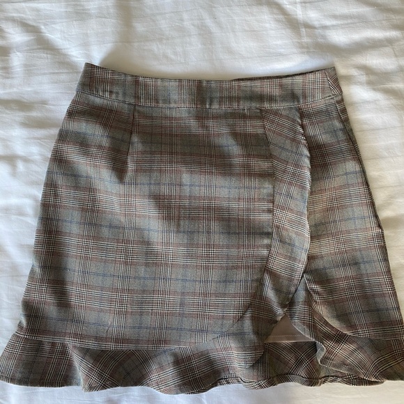 Mini skirt with side slit never worn - Picture 4 of 4